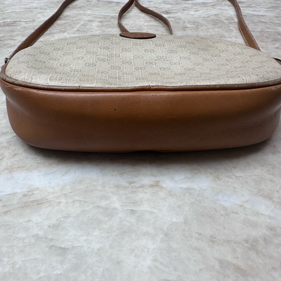 Vintage GUCCI web GG monogram coated mini crossbody bag. - Picture 2 of 16